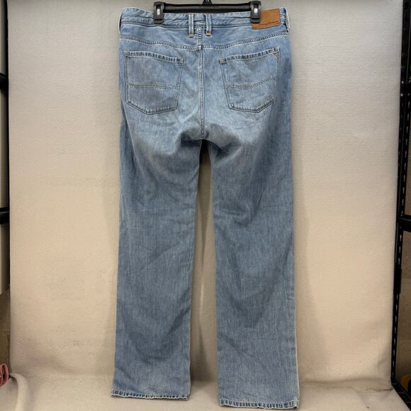 Tommy Bahama Jeans Men's 36x32 Light Blue Standard Straight Soft Denim Relaxed - Picture 2 of 15